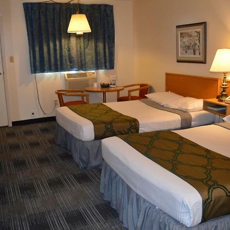 Agassiz Park Lodge - Under New Management McCreary Екстер'єр фото