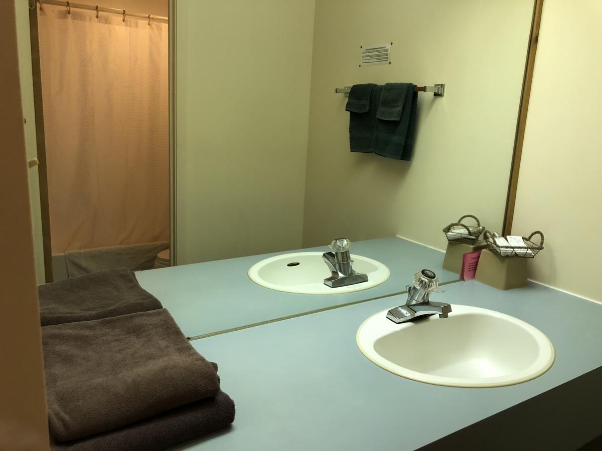Agassiz Park Lodge - Under New Management McCreary Екстер'єр фото