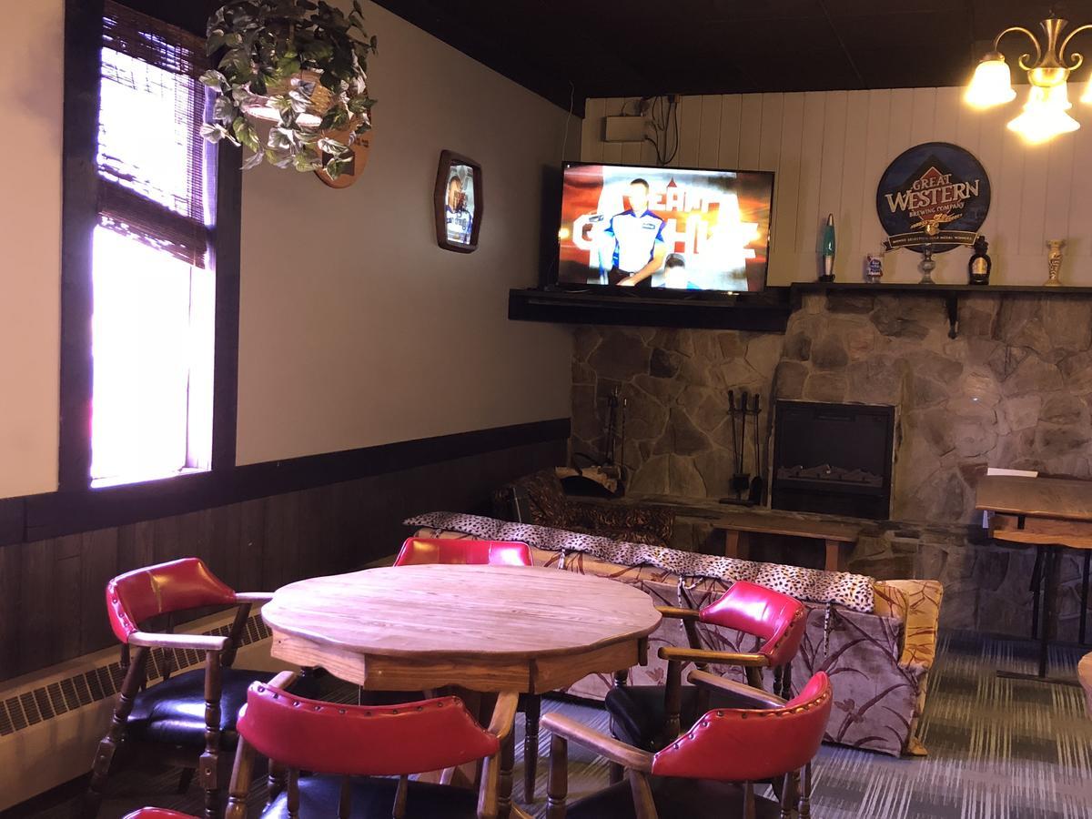 Agassiz Park Lodge - Under New Management McCreary Екстер'єр фото