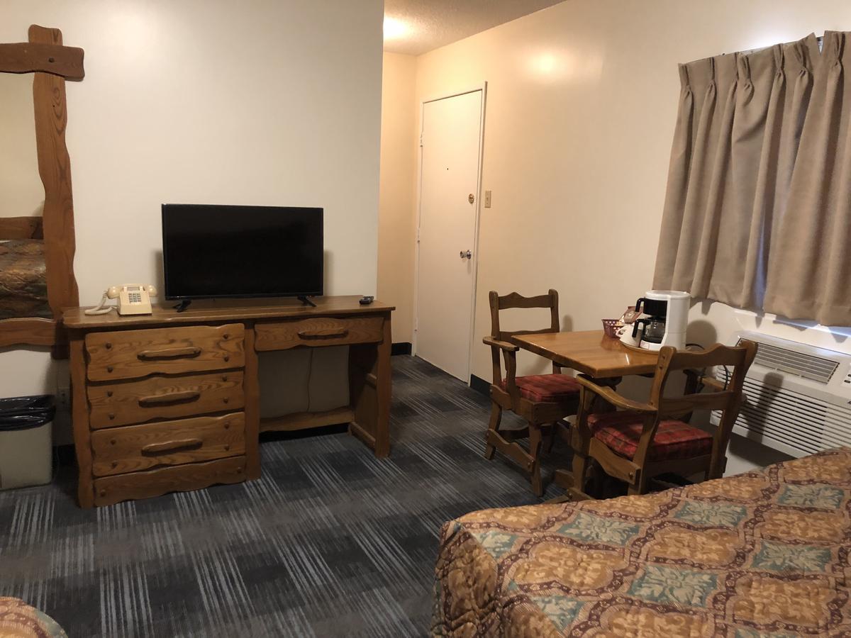 Agassiz Park Lodge - Under New Management McCreary Екстер'єр фото