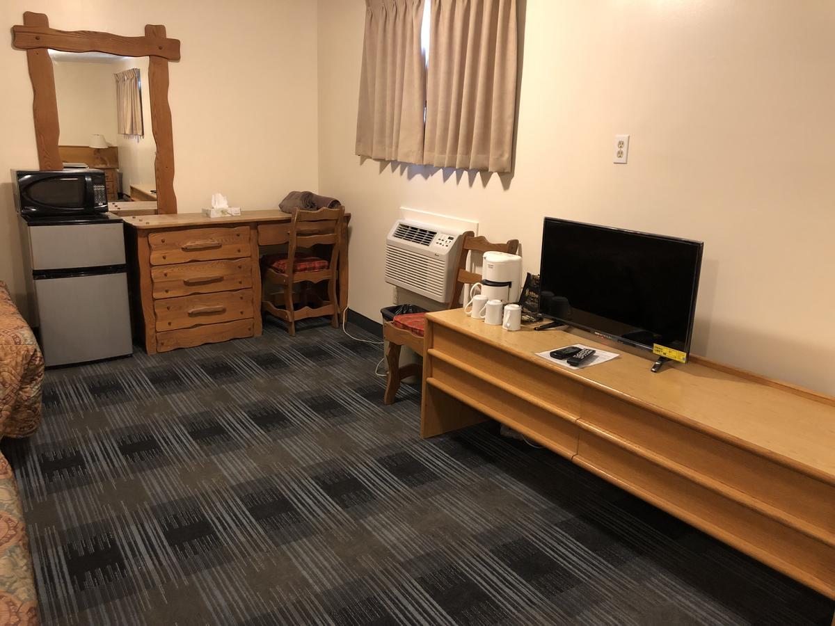 Agassiz Park Lodge - Under New Management McCreary Екстер'єр фото