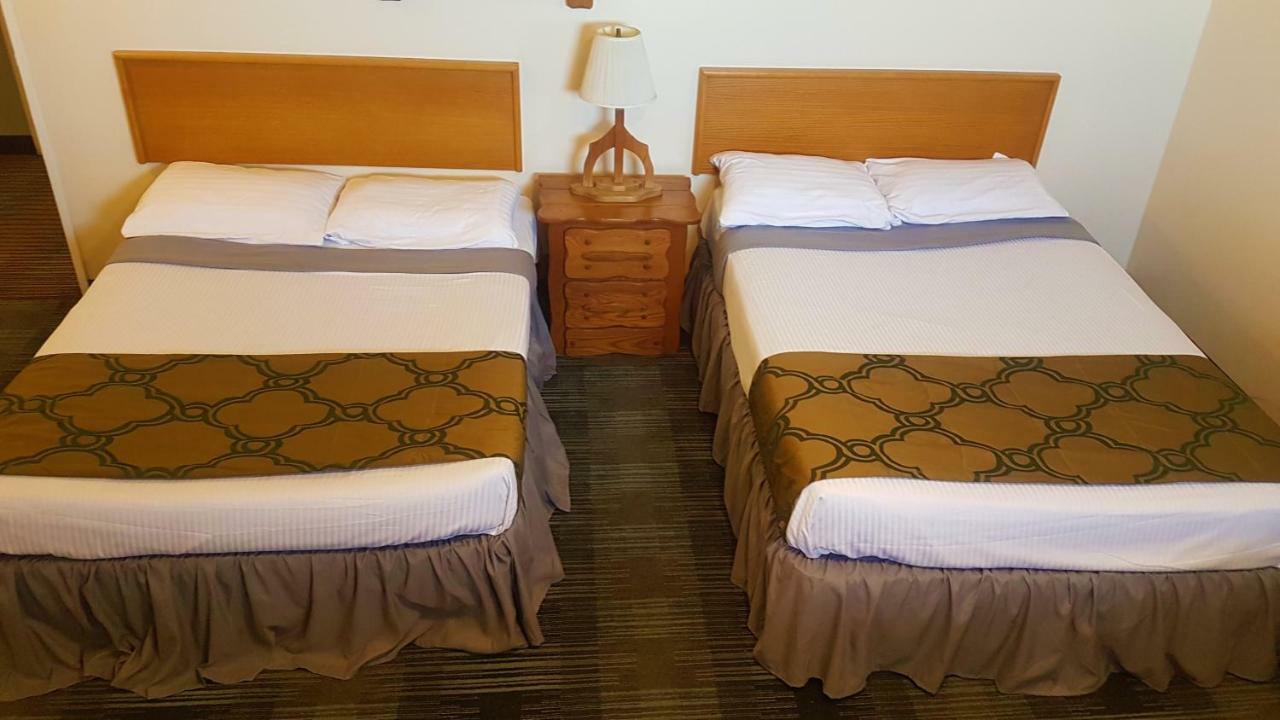 Agassiz Park Lodge - Under New Management McCreary Екстер'єр фото
